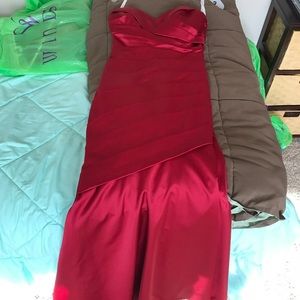 Long Sweetheart Neck Stretch Satin Dress